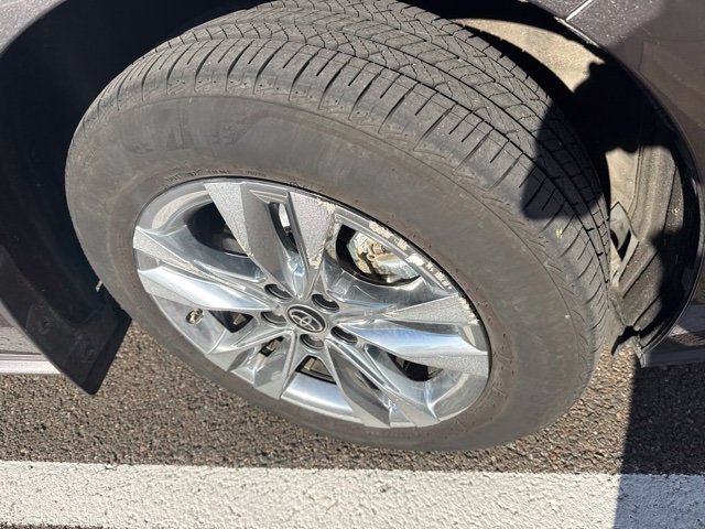 Used 2024 Toyota Sienna XLE w/ XLE Plus Package AWD/4WD image 8