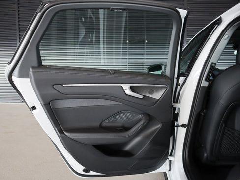 New 2026 Audi A6 Premium Plus image 24