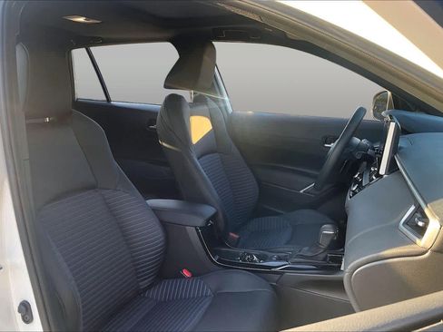 Used 2025 Toyota Corolla Cross AWD Hybrid image 9