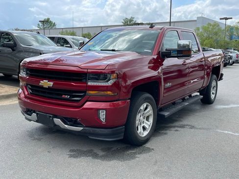 Used 2018 Chevrolet Silverado 1500 LT w/ Texas Edition image 3
