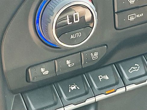 Used 2022 Chevrolet Silverado 1500 High Country image 21