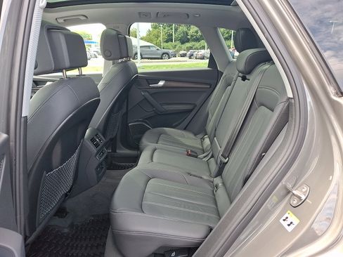 Used 2023 Audi Q5 2.0T Premium Plus w/ Premium Plus Package AWD/4WD image 10