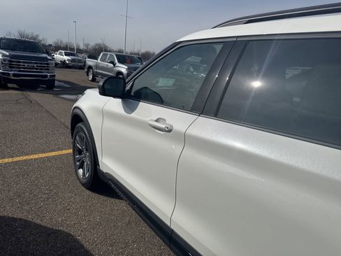 New 2026 Ford Explorer Active w/ Active Comfort Package image 5