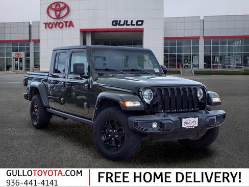 Used 2022 Jeep Gladiator Sport AWD/4WD image 1