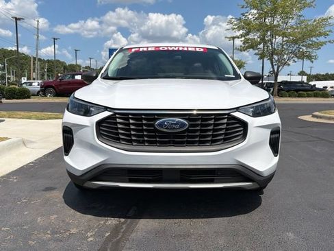 Used 2023 Ford Escape Active w/ Tech Pack #1 FWD image 3