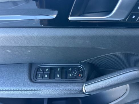 Certified 2023 Porsche Cayenne AWD/4WD image 12