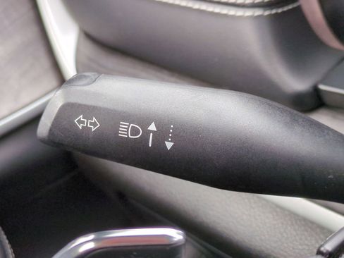 Used 2023 Jeep Grand Cherokee Limited w/ Luxury Tech Group II image 33