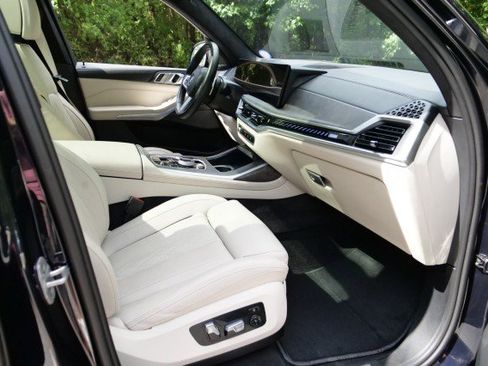 Used 2024 BMW X7 M60i w/ Executive Package AWD/4WD image 57