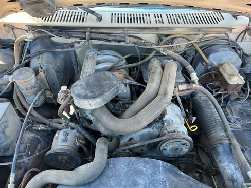 Used 1986 Ford F150 4x4 Regular Cab image 16