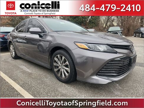 Used 2019 Toyota Camry LE image 1