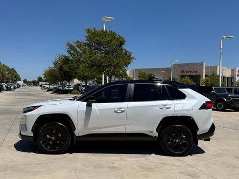 Used 2025 Toyota RAV4 XSE w/ Advanced Technology Package AWD/4WD image 8
