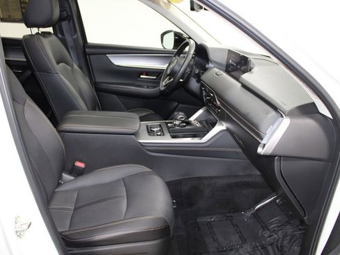 Used 2025 MAZDA CX-70 Plug-In Hybrid w/ Premium Pkg image 26