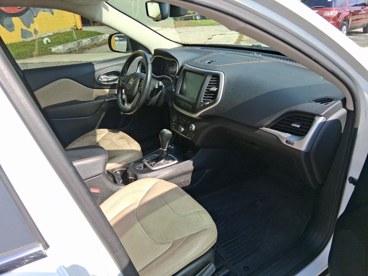 Used 2016 Jeep Cherokee Limited w/ Trailer Tow Group AWD/4WD image 13