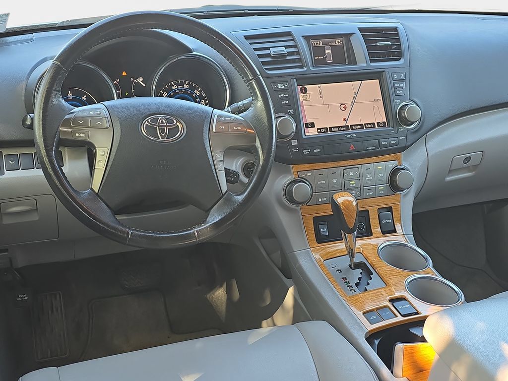 Used 2009 Toyota Highlander Limited AWD/4WD image 19