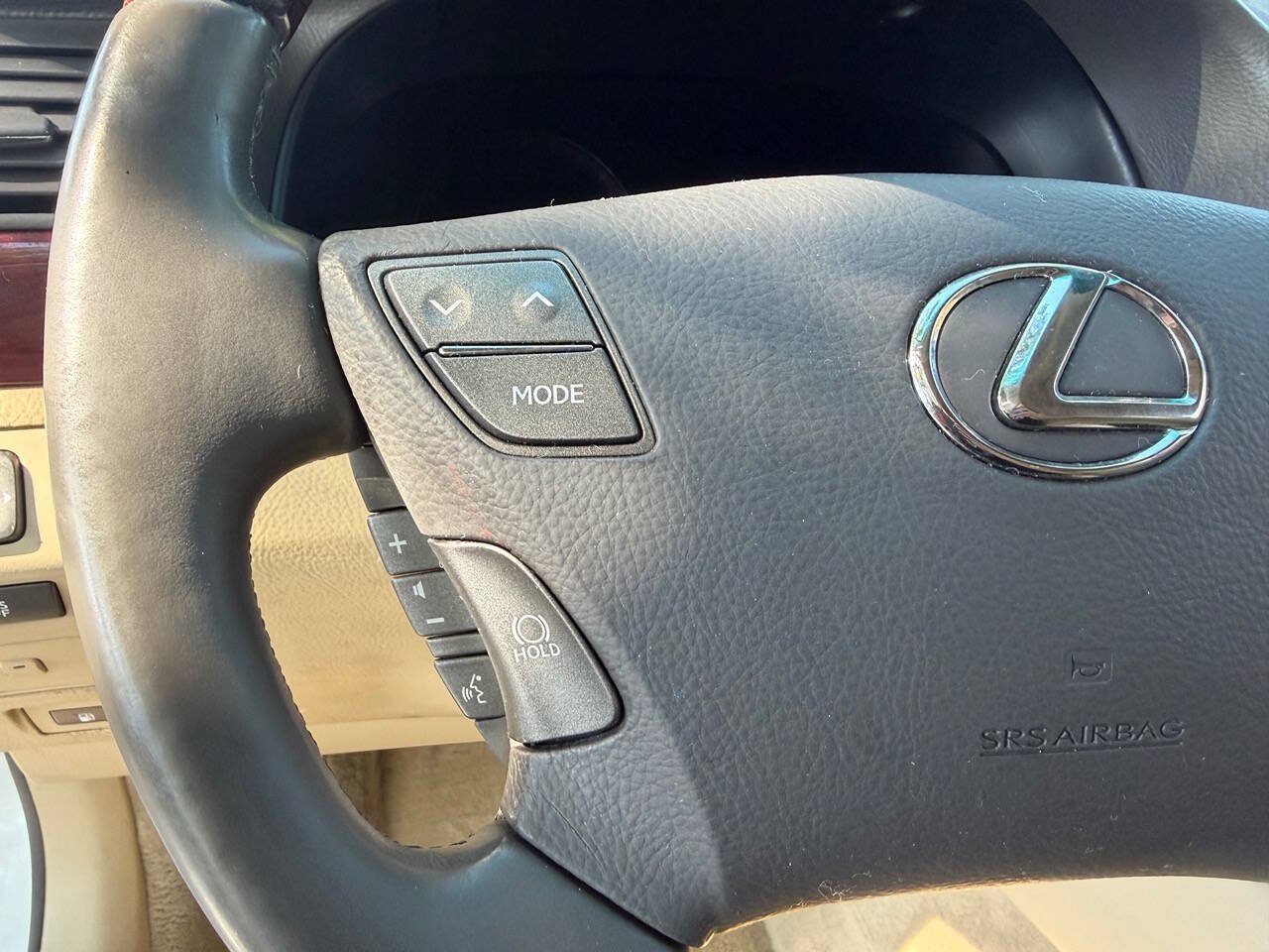 Used 2009 Lexus LS 460 w/ Comfort Pkg RWD image 21