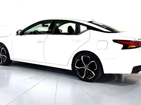 Used 2024 Nissan Altima 2.5 SR FWD image 6