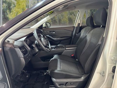 Used 2021 Nissan Rogue SV FWD image 9
