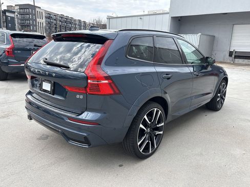 Certified 2023 Volvo XC60 B5 Ultimate w/ Climate Package image 9