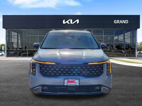 Certified 2025 Kia Carnival SX image 4