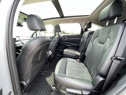 Certified 2023 Kia Sorento SX FWD image 24