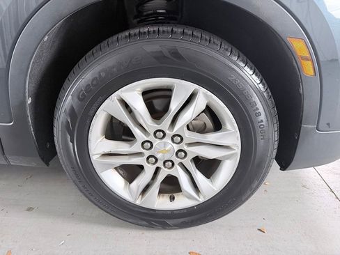 Used 2019 Chevrolet Blazer LT w/ Sound & Technology Package FWD image 4