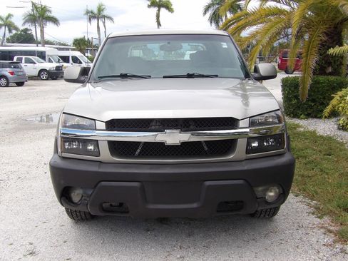 Used 2003 Chevrolet Avalanche 2WD image 12