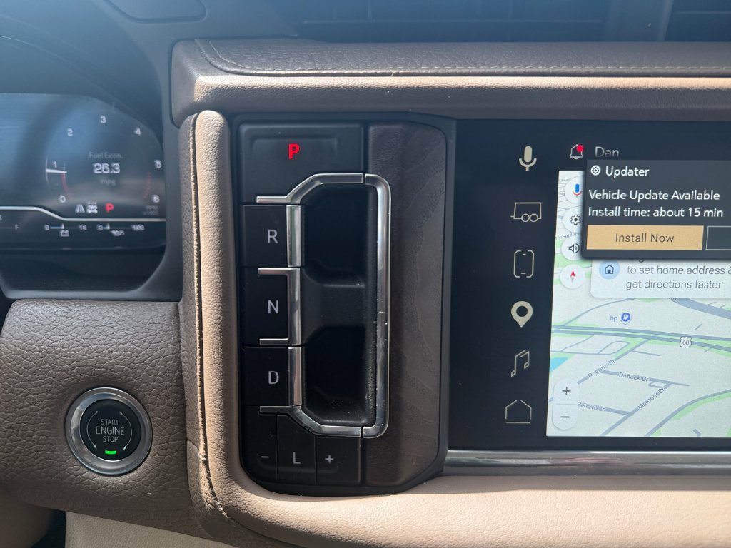 Used 2024 GMC Yukon Denali w/ Advanced Technology Package AWD/4WD image 23