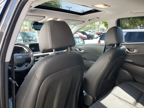 Used 2023 Hyundai Kona Limited FWD image 12