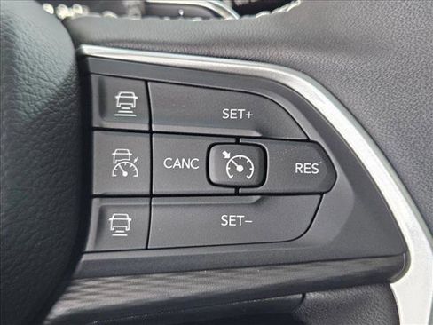 New 2025 Jeep Grand Cherokee Altitude image 16