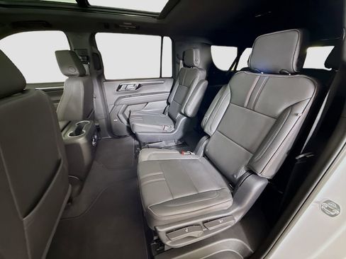 Used 2025 Chevrolet Suburban RST w/ RST Capability Package image 25