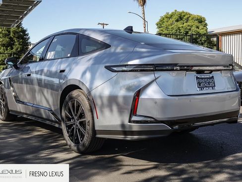 New 2026 Lexus ES 350e FWD image 4