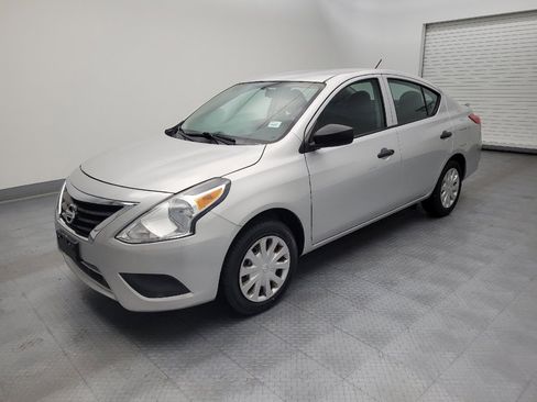 Used 2018 Nissan Versa S Plus FWD image 2