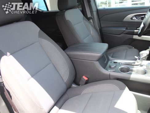Used 2023 Chevrolet Traverse LT FWD image 30