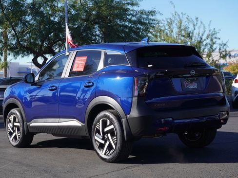 Certified 2025 Nissan Kicks SV image 3