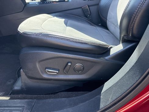 Used 2017 Ford Explorer XLT w/ Equipment Group 202A image 10