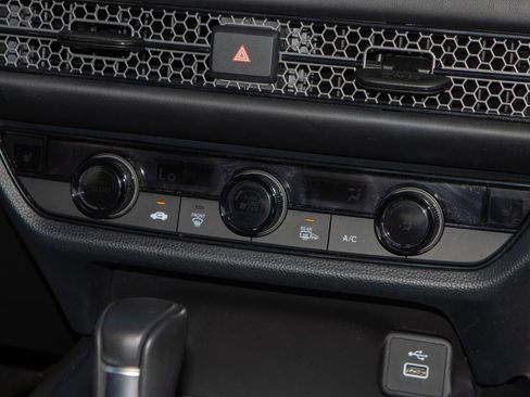 Certified 2023 Honda HR-V Sport image 17