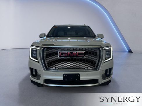Used 2021 GMC Yukon Denali w/ Denali Premium Package AWD/4WD image 2