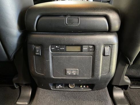 Used 2017 Nissan Armada Platinum image 35