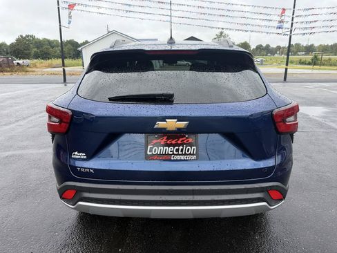 Used 2024 Chevrolet Trax LT w/ Driver Confidence Package FWD image 5