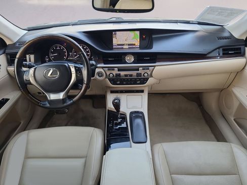 Used 2014 Lexus ES 350 w/ Luxury Package FWD image 16