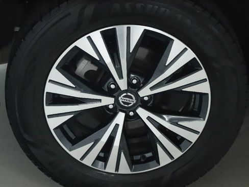 Used 2021 Nissan Rogue SV w/ Premium Package FWD image 12