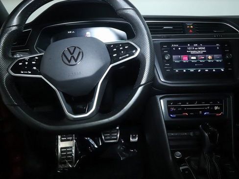 Used 2024 Volkswagen Tiguan SE R-Line image 30