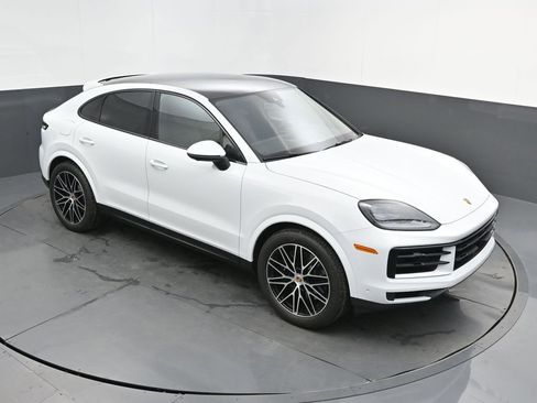 Used 2026 Porsche Cayenne Coupe AWD/4WD image 33