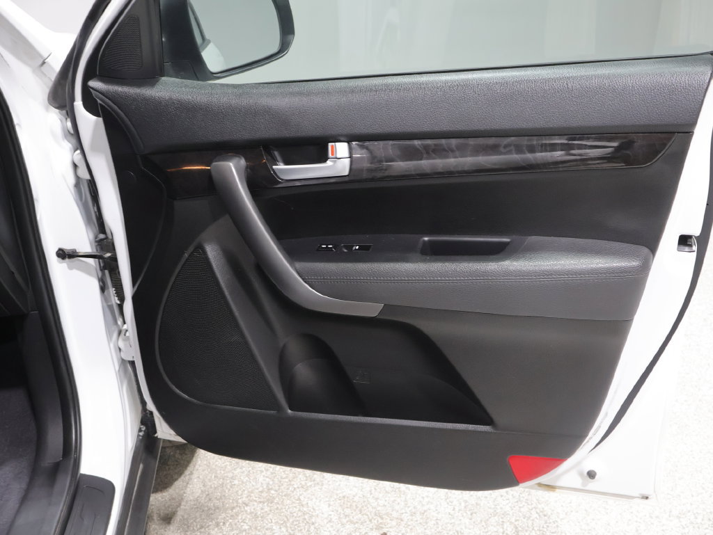 Used 2014 Kia Sorento LX AWD/4WD image 26