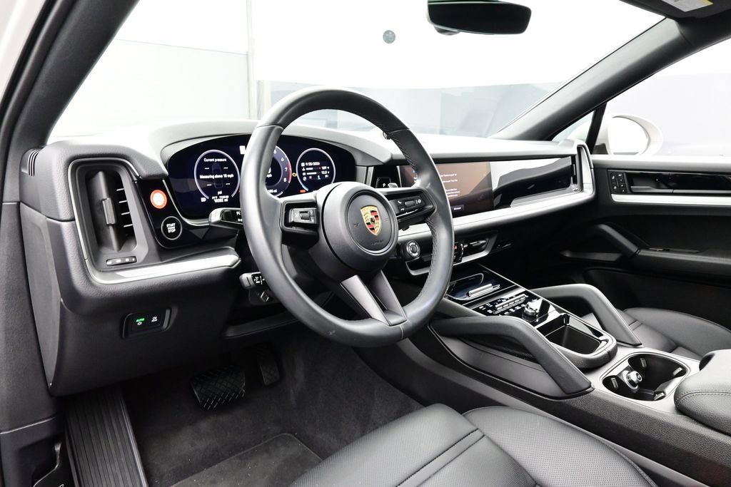 Certified 2024 Porsche Cayenne Coupe AWD/4WD image 4