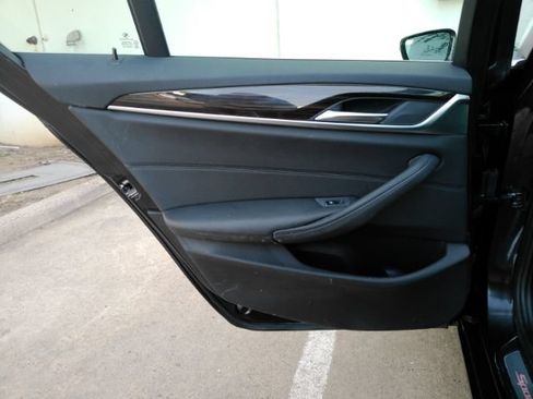 Used 2019 BMW 530i w/ Convenience Package RWD image 18