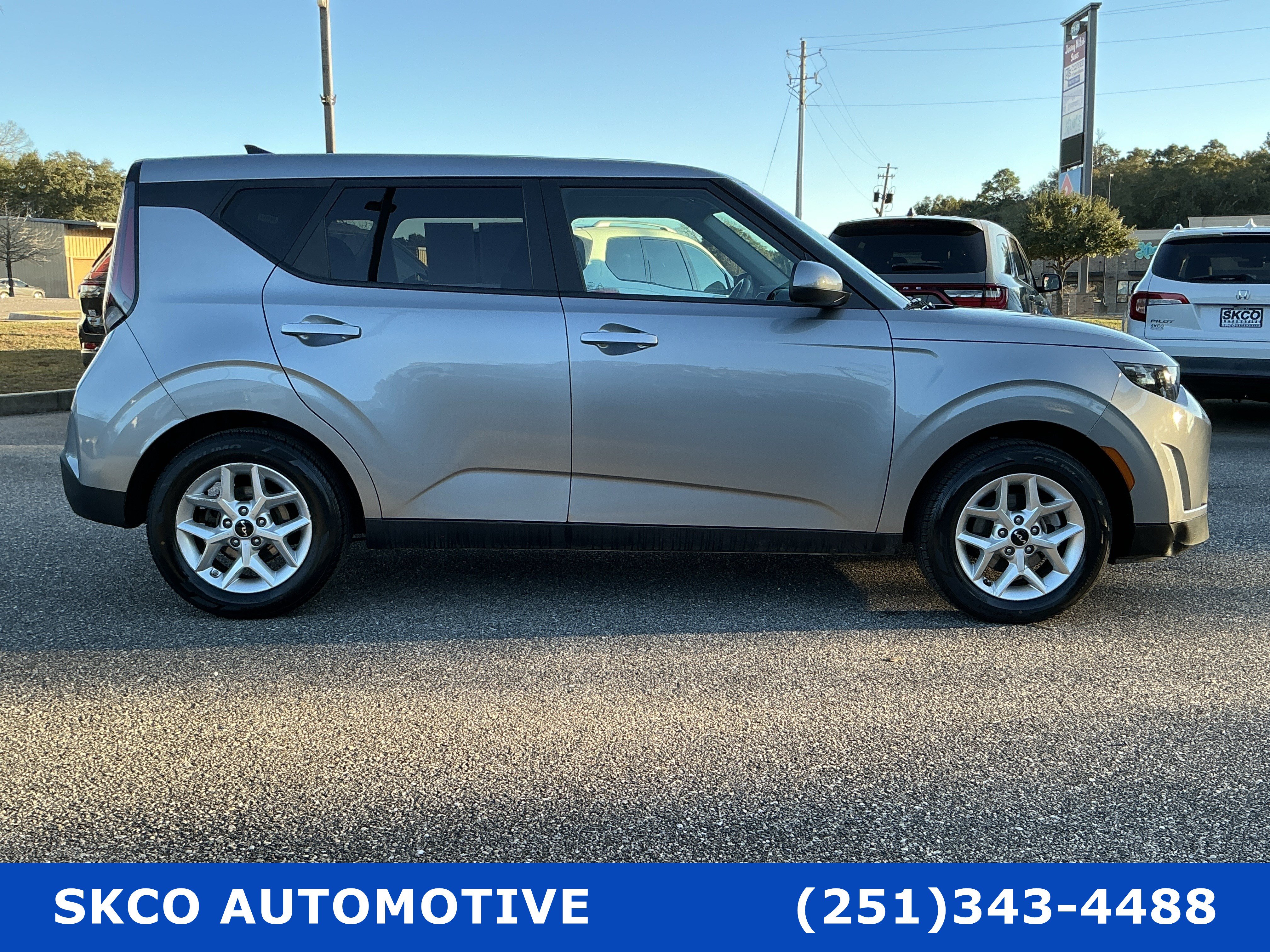 Used 2024 Kia Soul LX w/ Option Group 015 FWD image 6