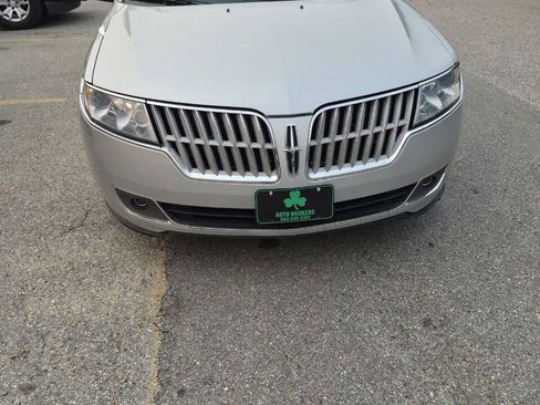 Used 2010 Lincoln MKZ FWD image 2