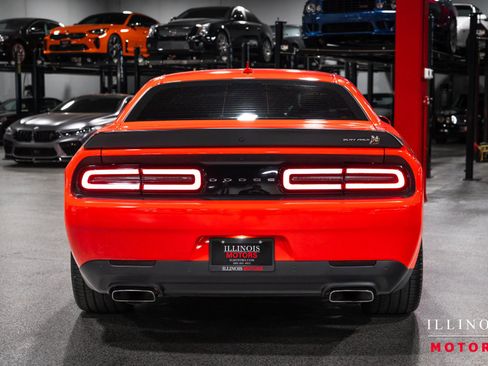 Used 2022 Dodge Challenger R/T Scat Pack RWD image 4