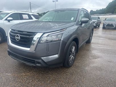 Used 2025 Nissan Pathfinder SV